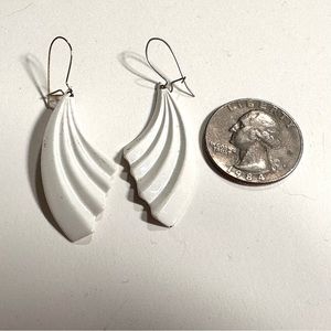 Vintage White Curved Rippled Fan Dangle Earrings Coconut Girl Beach Summer